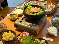 -包整·丝娃娃(一览甲秀楼风景店)