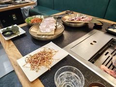 -臻牛烤肉