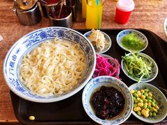 老北京炸酱面-门框胡同百年卤煮(新街口店)