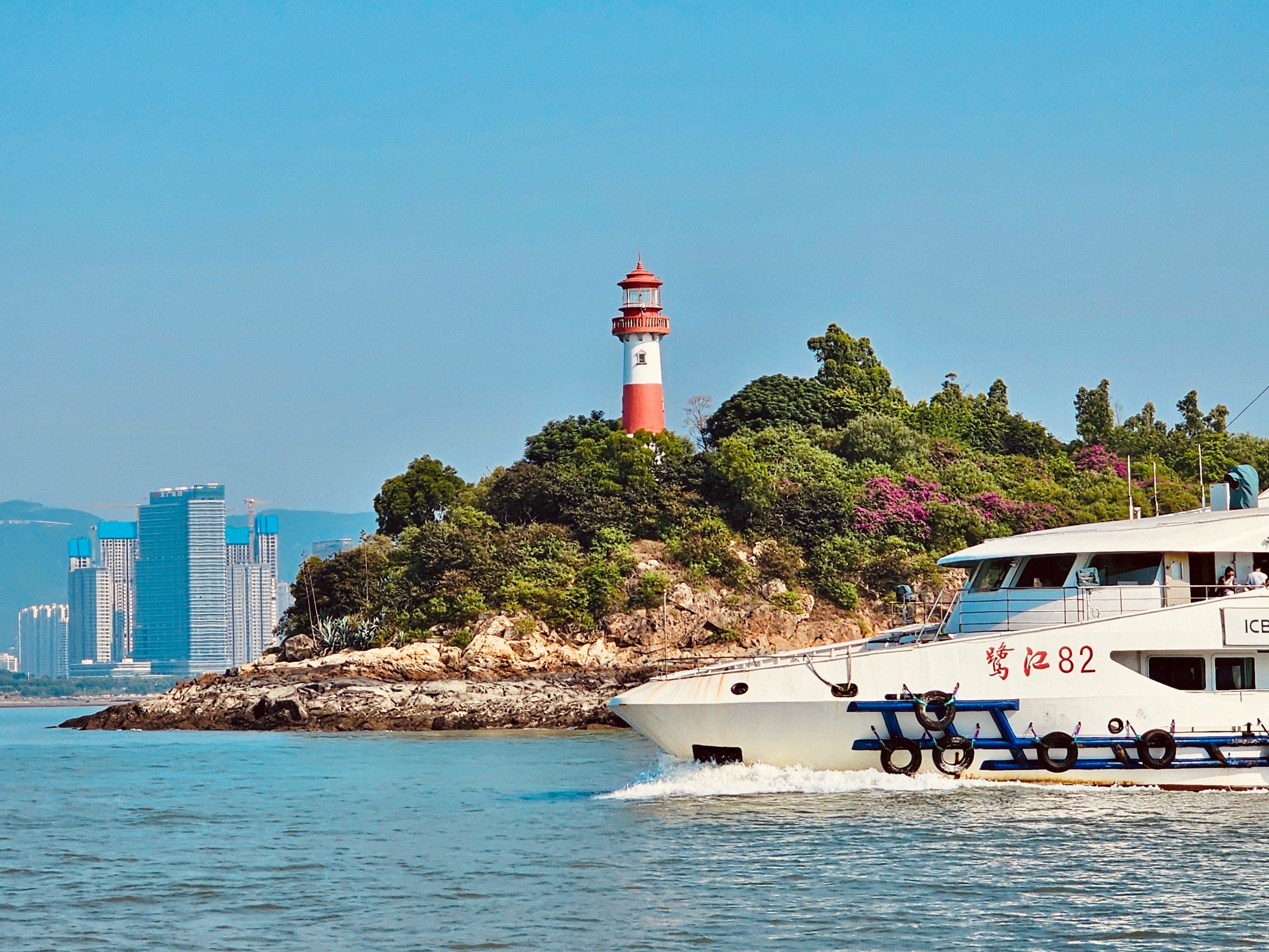 鼓浪屿我们选择的从内厝澳码头上岛,这边算
