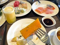 -大中华希尔顿酒店-念自助餐·嗨啤·小龙虾