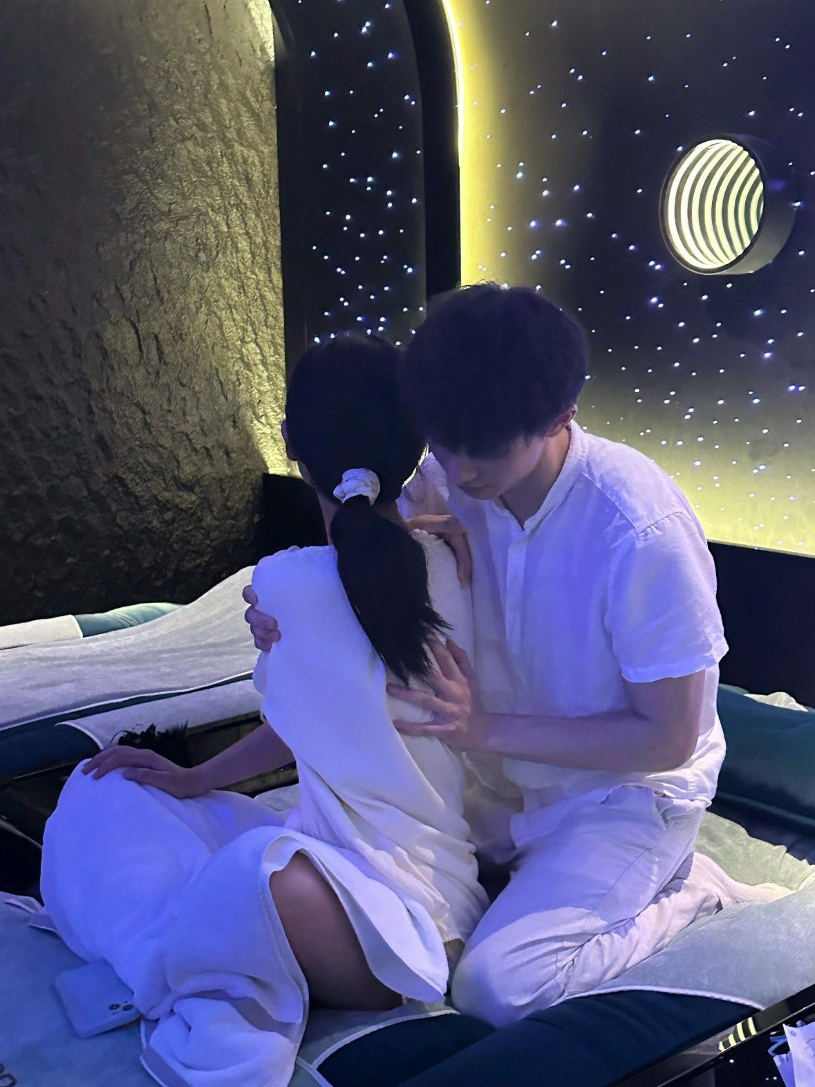 我们的关系多少有点暧昧了吧