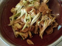 油渣炒菜花-那家小馆•北京菜•烤鸭(香山店)