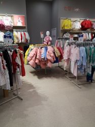 -乐友孕婴童(万象城店)