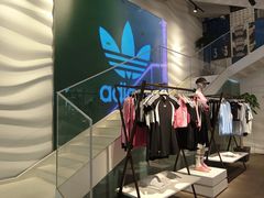 -阿迪达斯(武林银泰三叶草店)