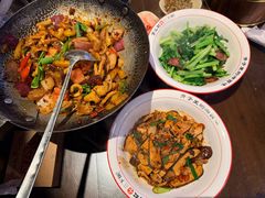 -富正毅三下锅·湘西韵味(天门山索道店)