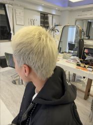 -镁连社·美联社