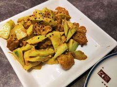 黄瓜拌油条-闫府私房菜·百年鲁菜(恒隆店)