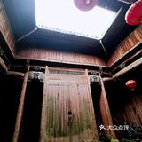 私塾旁边就是大家族的厨房，灶台就好几个