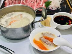 -红鼎豆捞·非遗鲍皇汤火锅(宝丰路店)