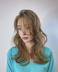 -变画·发型STUDIO