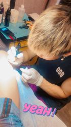 -鳌首刺青纹身 穿孔饰品店