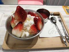 草莓盛宴餐-满记甜品(巴黎春天宝山店)