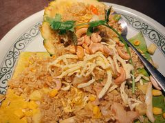 原只菠萝炒饭-大头虾越式风味餐厅(光明广场店)