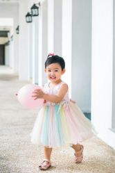 -现代经典婚纱摄影