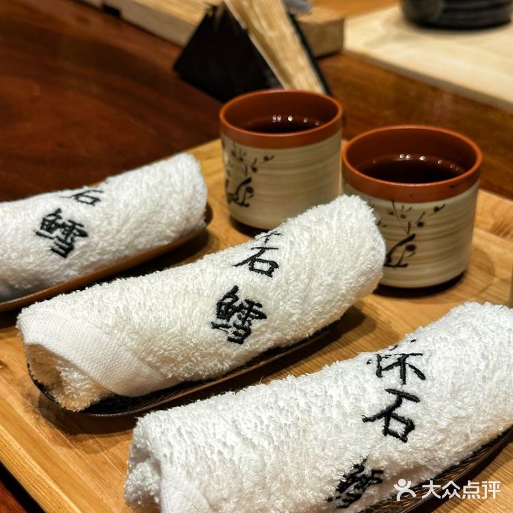 一板之隔，赏大师傅一捏一握之间的美食文化艺术