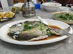 -银峰农庄·特色烧鸡·鲜无花果浸鸡