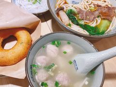 苗家清炖牛肉粉-俏凤凰(美林M·LIVE天地东座店)