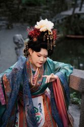 -宝蝶记汉服体验馆