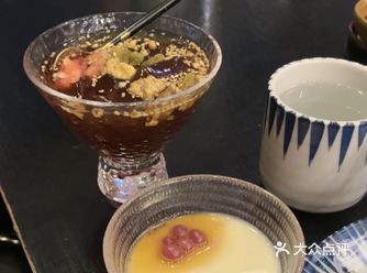  一场舌尖上的狂欢：山石榴餐厅