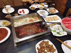 -百年川椒重庆老火锅(光谷店)
