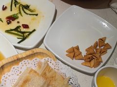 -小鱼小牛·鱼牛干锅·脆鱼火锅(世欧广场店)