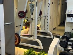 -GYMPLUS私教健身会馆(大悦城店)