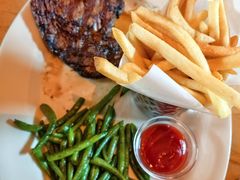 -The Cheesecake Factory(baldwin avenue)