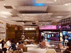 大堂-奈雪的茶(湖滨银泰in77C区PRO店)