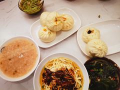 -李与白包子铺(桐梓林店)