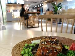 -F+轻食健身赋能空间(中华北路国贸商场店)