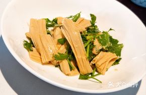 Fresh Tofu Skin with Celery