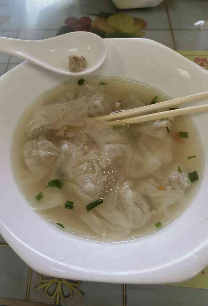 粤轩塱鹤云吞瓦罉饭-"云吞皮薄馅靓,肉够新鲜,调味配料齐全.最.