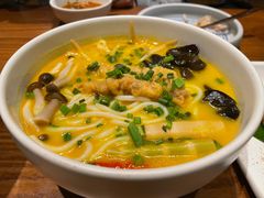 -云海肴·汽锅鸡·云南菜(天山百盛优客店)