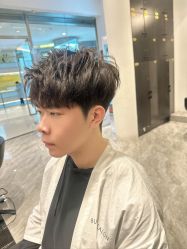 -BULB STUDIO 巴柏明星发型工作室