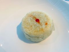 鲜肉月饼-屋里厢上海菜馆