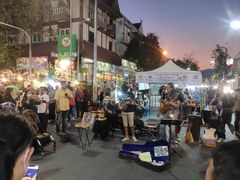 -周日夜市