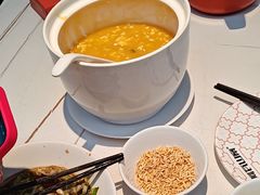 -阿瓦山寨·湘菜现炒·剁椒鱼头王(咸阳总店)