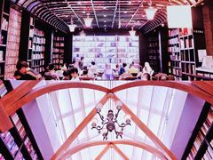 -钟书阁(松江泰晤士小镇店)