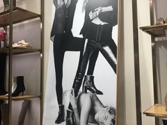 -STUART WEITZMAN(静安嘉里中心店)