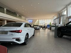 -上海冠松华奥奥迪4S店(张江店)