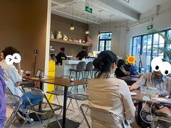 -Fridi Patisserie Cafe