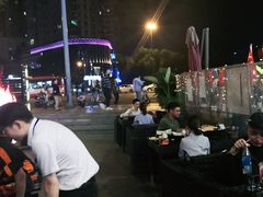 -何师烧烤·香辣蟹·川菜·30年老品牌(太古里旗舰店)
