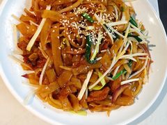 干炒牛河-肥仔文澳门猪骨煲(南京西路店)