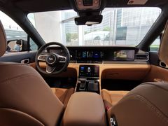 -理想汽车(世纪汇店)