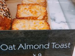 燕麦杏仁吐司-WHEAT&BAKER-麥(凯德来福士店)