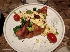 -HIGH FIVE哈福手工汉堡(桂林路店)