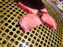 -唯成•韩国炭火烤肉 유성고기