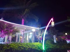 -亚龙湾亚泰商业街