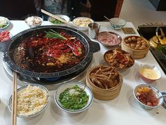 -卤校长老火锅(杨家坪直营店)
